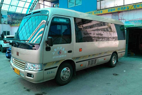 旅游用车