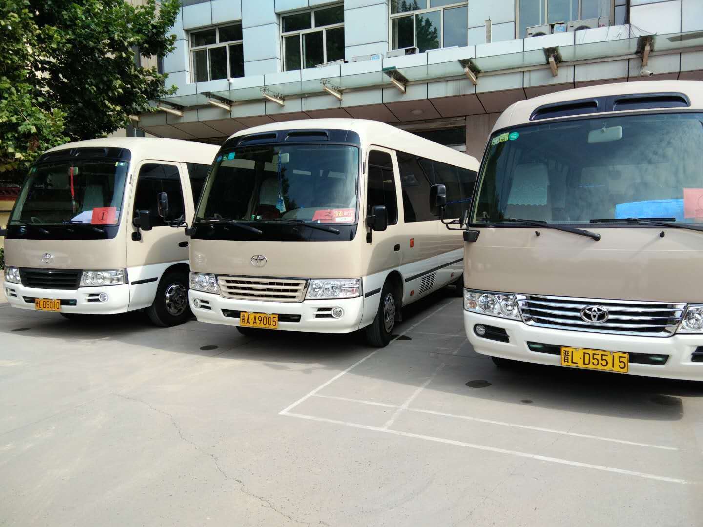 旅游用车
