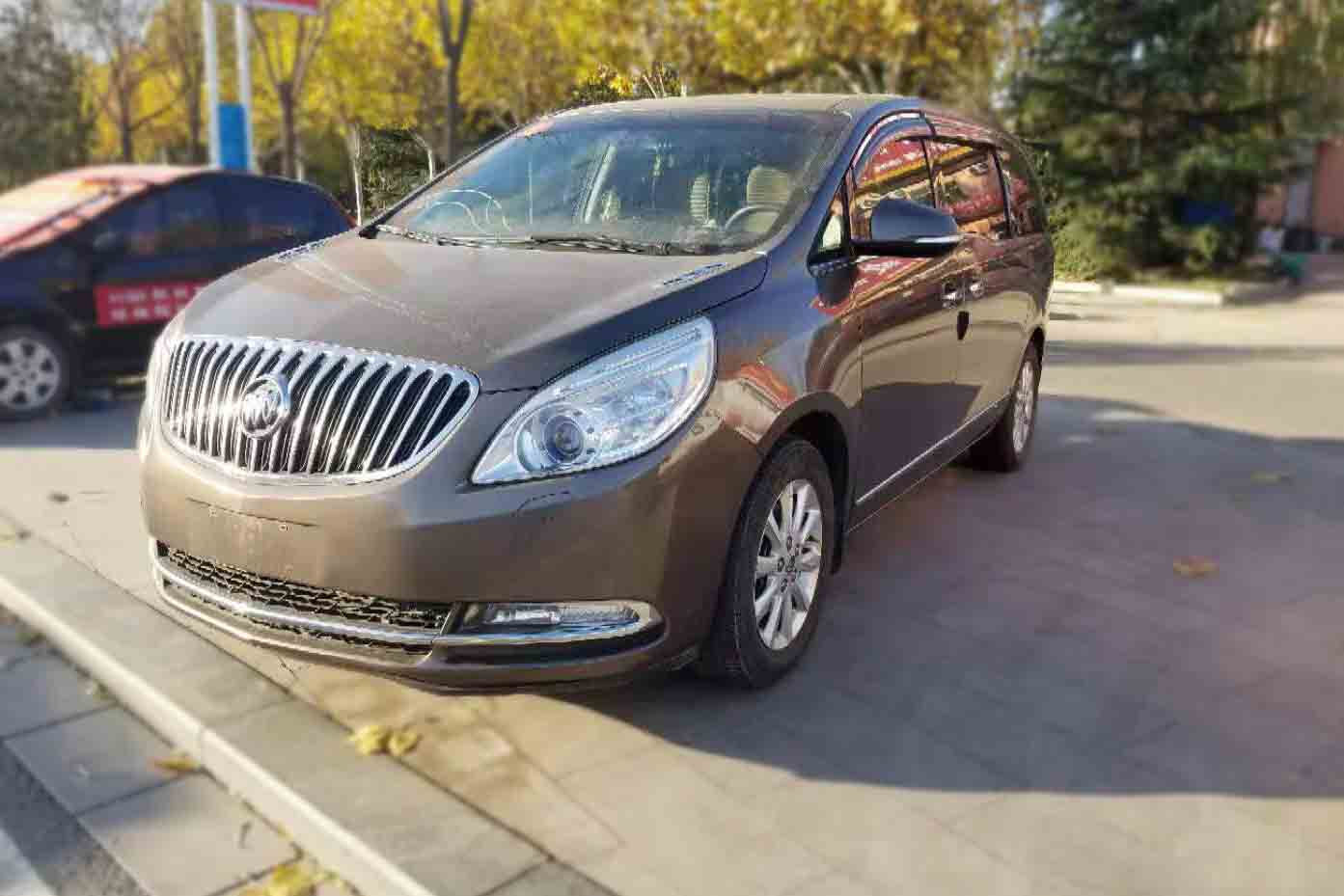 别克商务车 